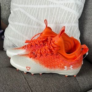 New without tag Under Armour Men's Spotlight cleat / 11